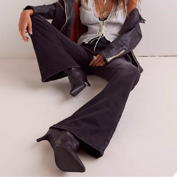 Free People We The Free Jayde Flare Jeans High-Waisted Black Size 31 - Picture 7 of 13